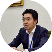 銀行がフリーランスに発注する時代に